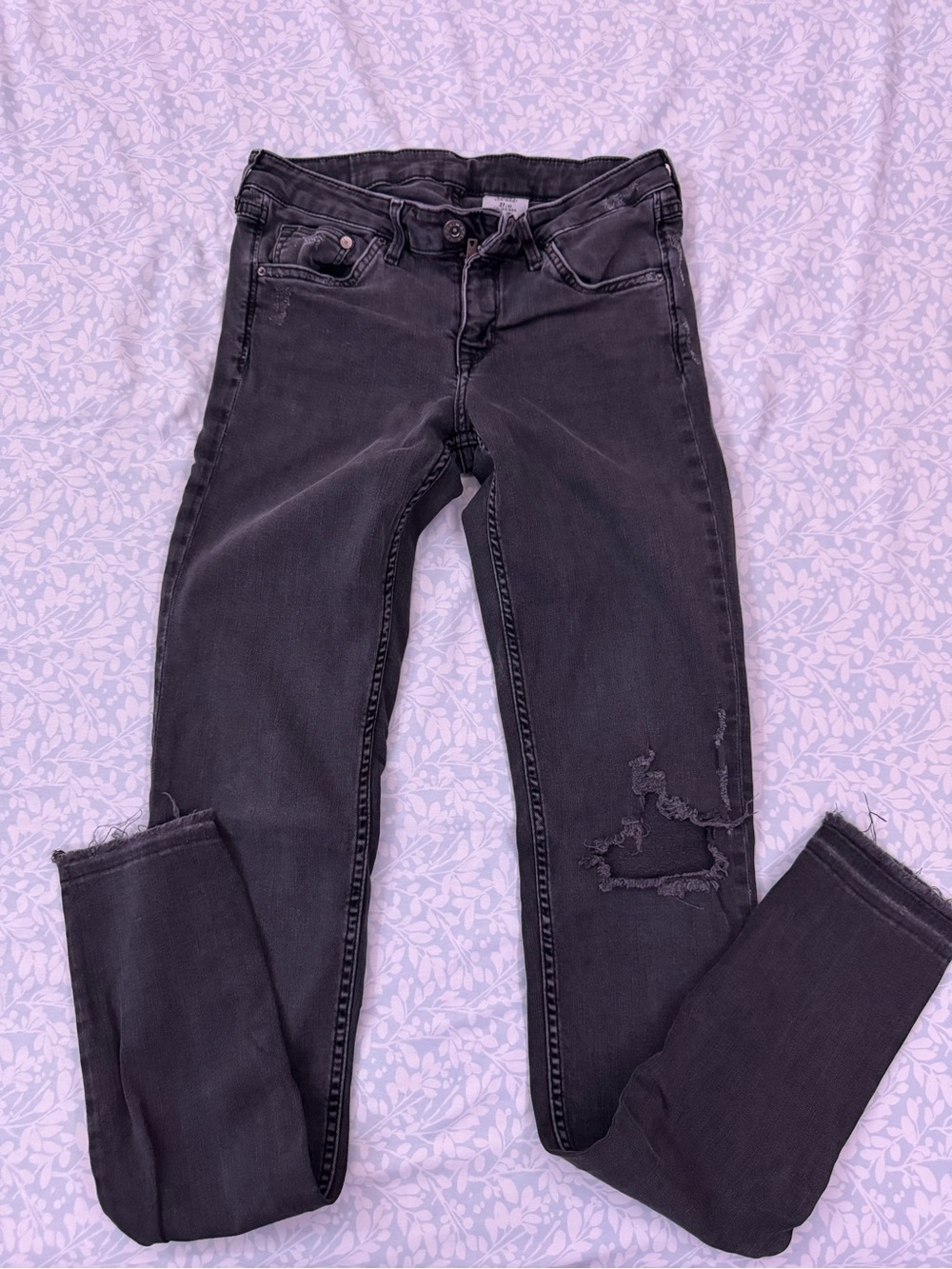 H&M | Black Distressed Women's Skinny Jeans